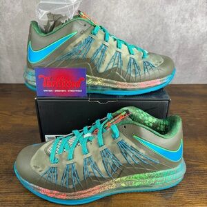 NEW Nike Air Max LeBron 10 Low Swamp Thing Reptile Size 10 579765-301 Mens Shoes